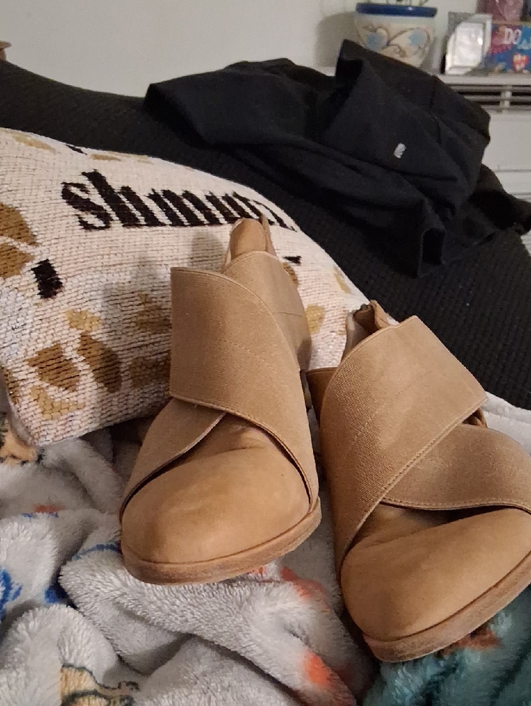 Women’s Tan Suede Cross-Band Ankle Booties With Back Zipper Size 8 Eileen Fisher
